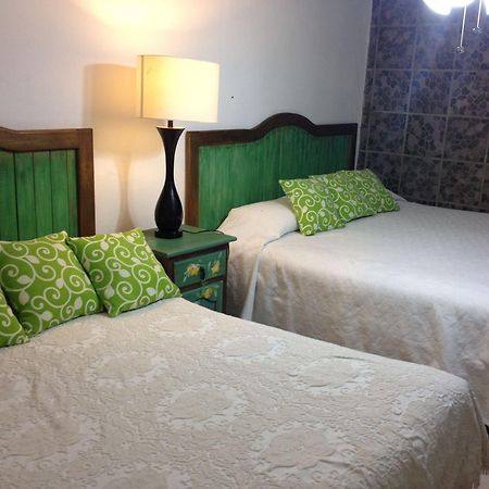 Hotel La Huerta Сан Мигел де Аленде Екстериор снимка
