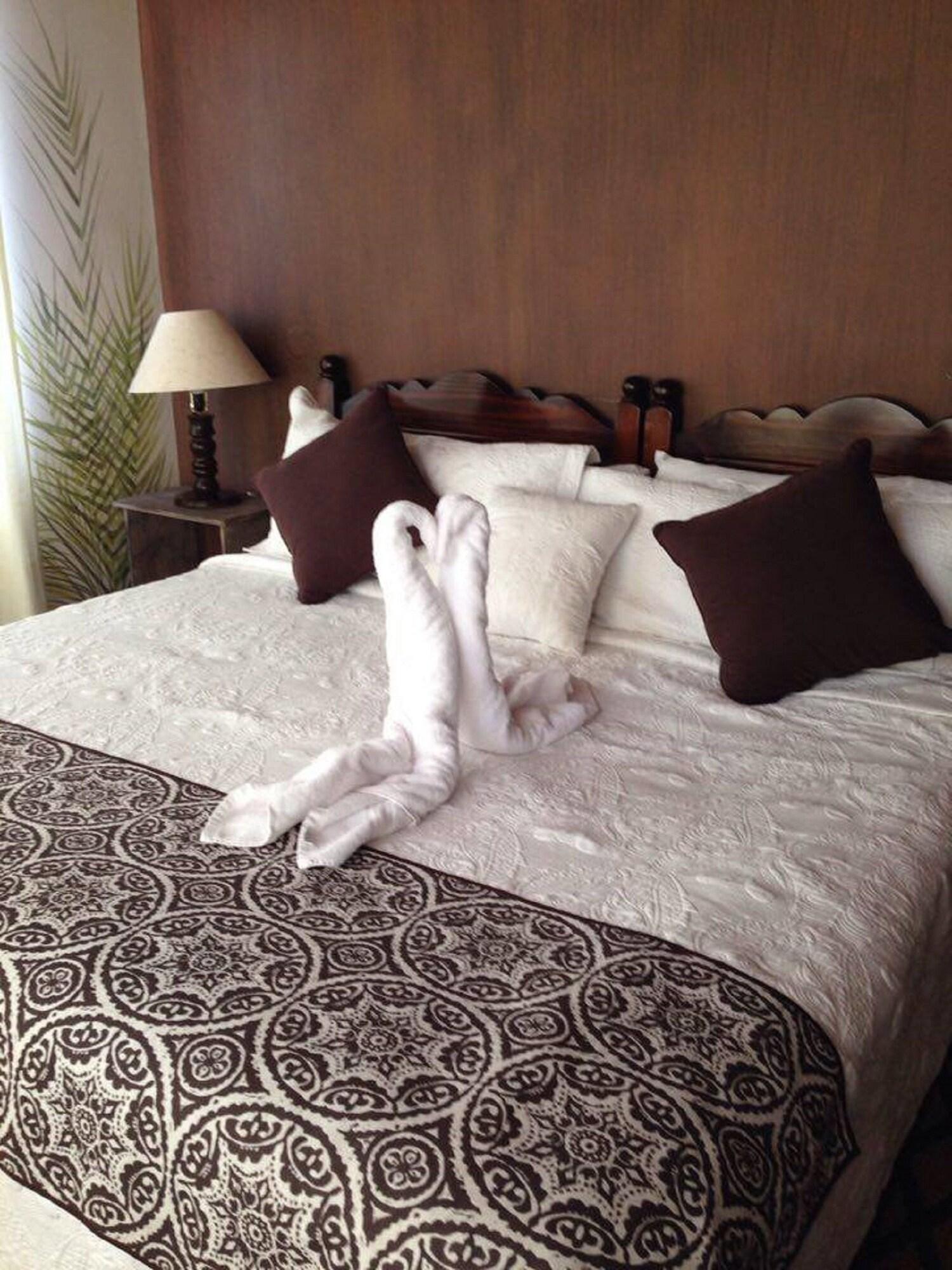 Hotel La Huerta Сан Мигел де Аленде Екстериор снимка